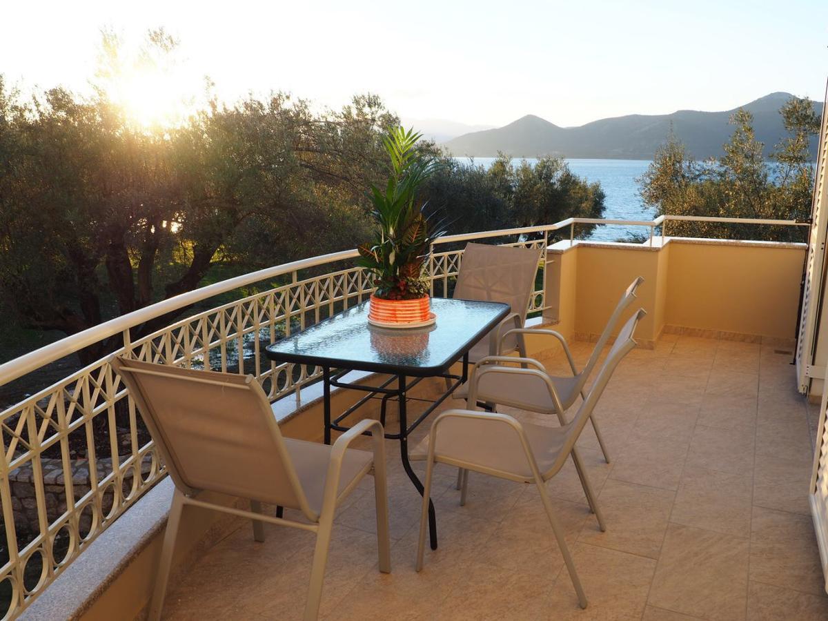 Kanellos Luxury Apartments Palairos Exterior photo